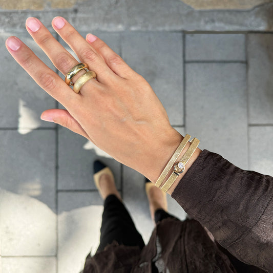 Çiçek Tokalı Mat Bileklik