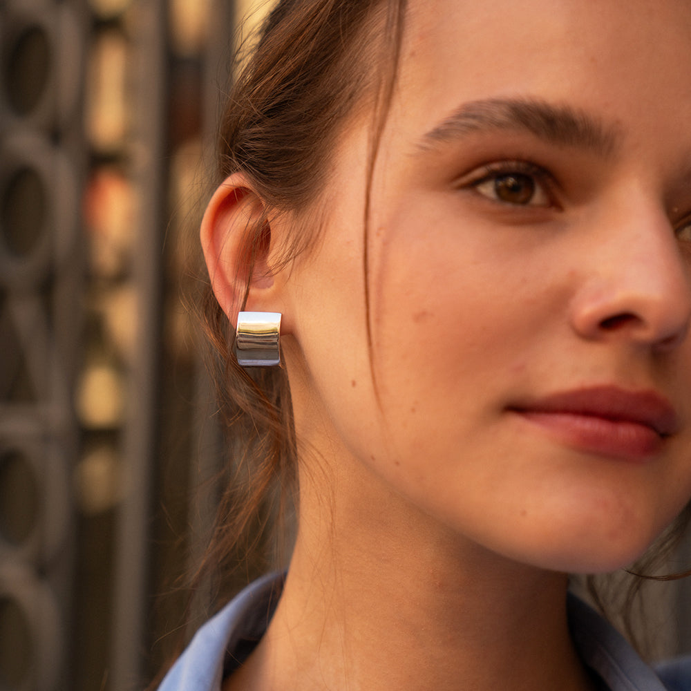 Elizabeth White Gold Earrings