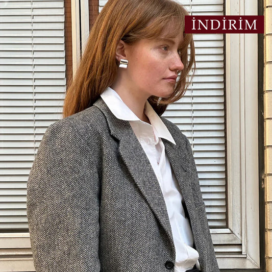 Elizabeth Beyaz Küpe