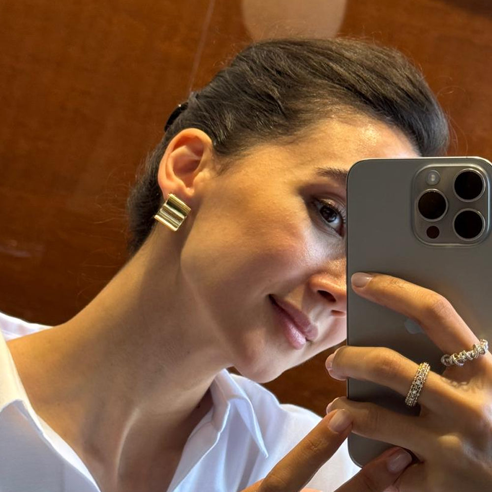 Elizabeth Sarı Küpe