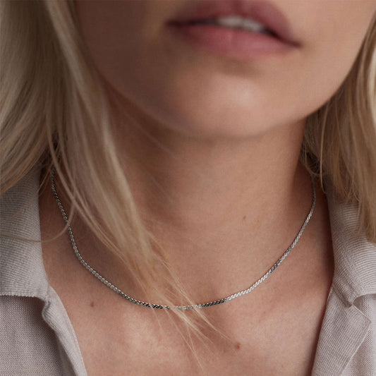 Serpentine White Gold Necklace